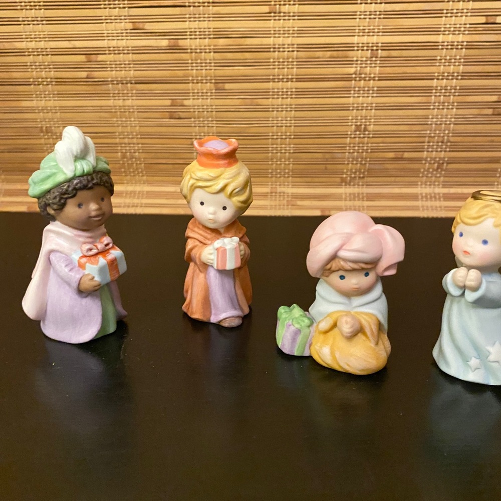 Heavenly Blessings Nativity Collection 4 Piece Figurine Set Wise Men and Angel - Picture 3 of 5